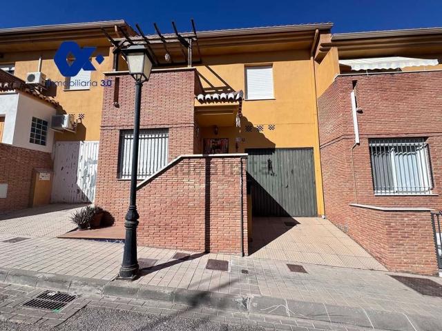 Casa en venta en Los Almendros, Huétor Vega