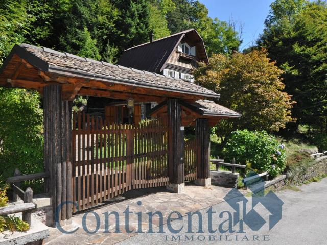 Villa Indipendente in vendita a Comunità Montana della Valle Brembana, Roncobello