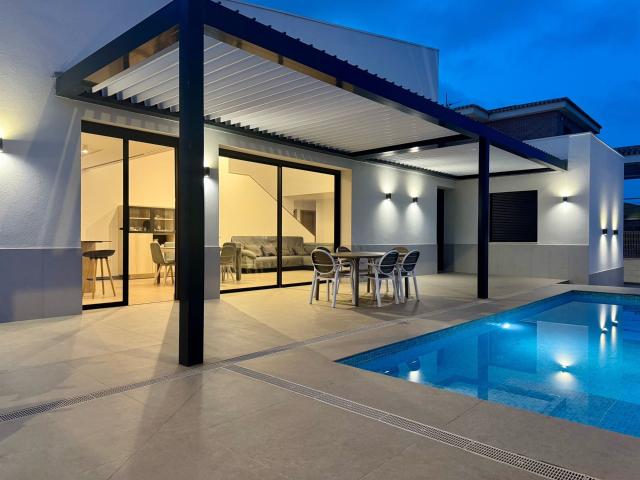 Casa en venta en Urbanització Platja d'Oliva, la Safor