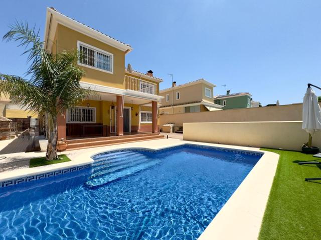Casa en venta en Aspe