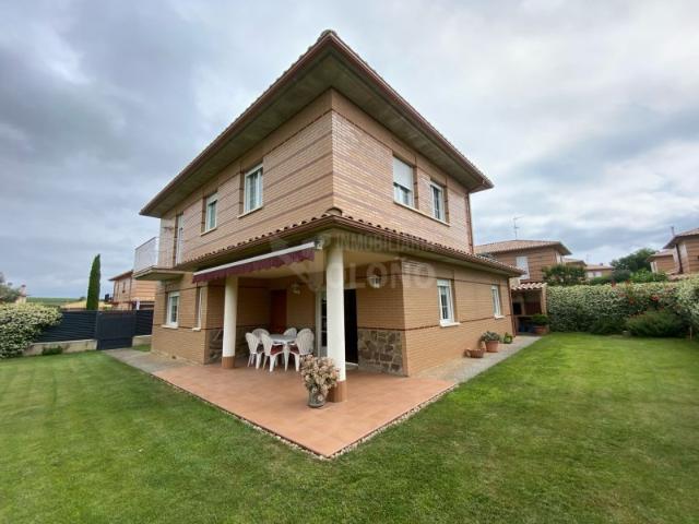 Chalet en venta en Ollauri, La Rioja