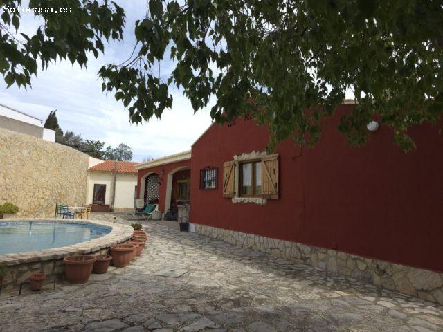 Casa en venta en La Hoya de Buñol, Valencia