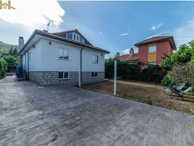 Chalet en venta en Collado Mediano, Madrid
