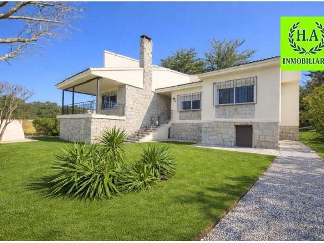 Casa en venta en Pedrezuela, Madrid