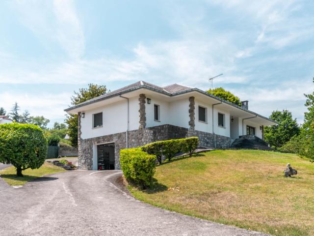Casa en venta en Oviedo, Asturias