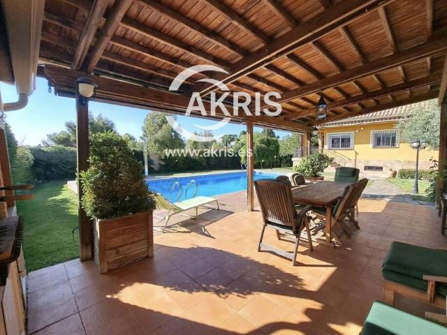 Chalet en venta en Olías Del Rey, Castilla-La Mancha