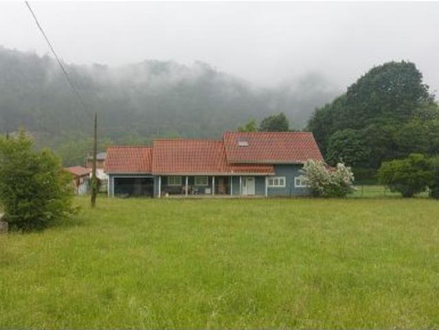 Casa en venta en Puente Viesgo, Cantabria