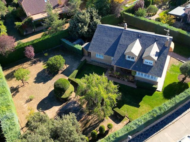 Chalet en venta en Valdemorillo, Madrid