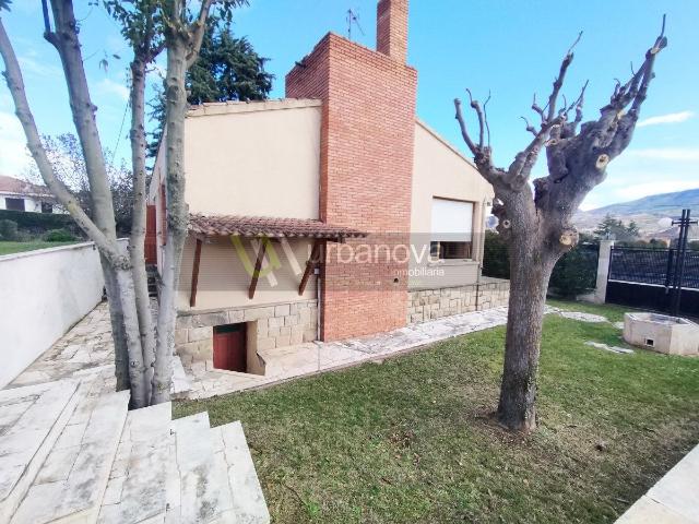 Chalet en venta en Nalda, La Rioja