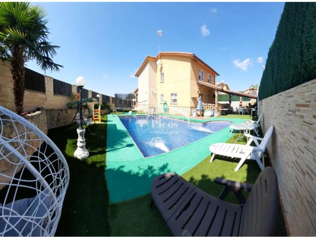 Villa en alquiler en Hontanares De Eresma, Urbanización El Canto