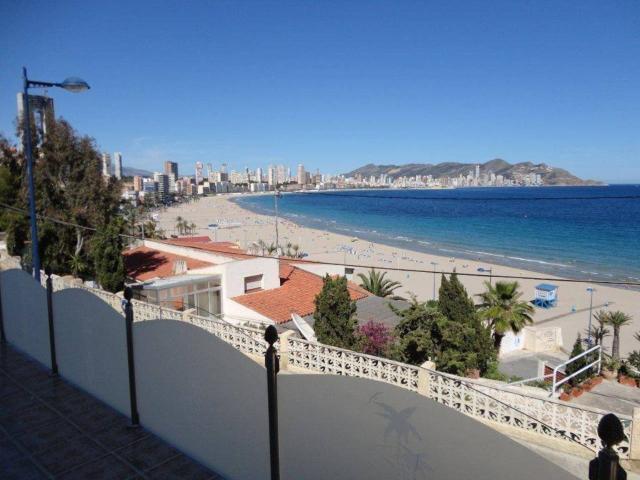 Villa en venta en Benidorm, la Cala