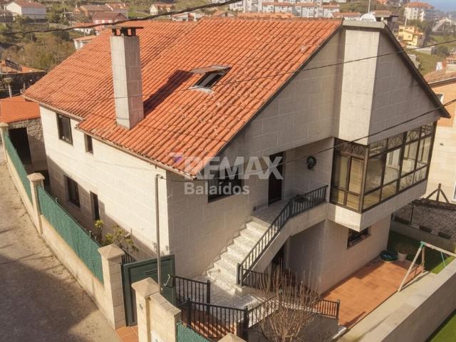 Chalet en venta en Baíña, Vigo