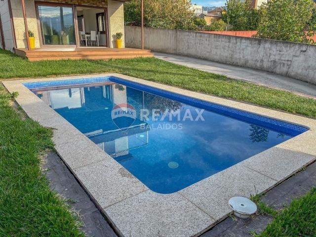 Chalet en venta en Beade, Vigo