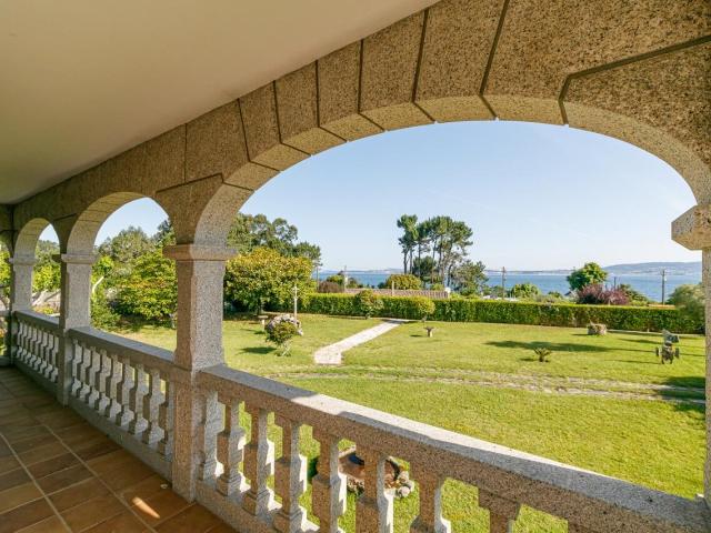 Chalet en venta en Beluso, O Morrazo