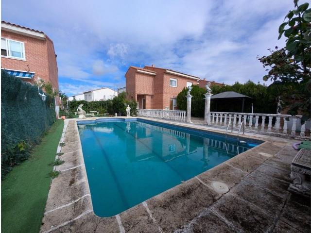 Chalet en venta en Carmena, Castilla-La Mancha