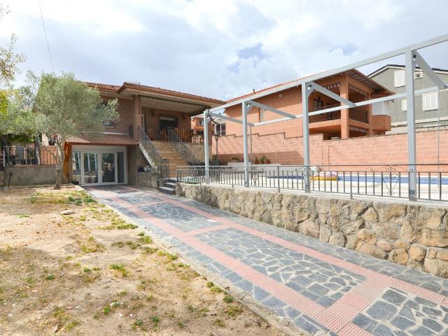 Chalet en venta en Casarrubios Del Monte, Castilla-La Mancha