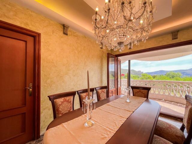 Chalet en venta en Chera, València / Valencia