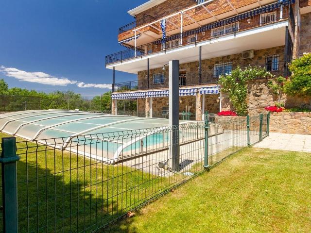 Chalet en venta en Colmenarejo, Madrid