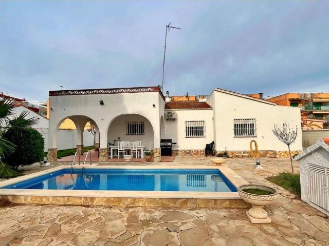 Chalet en venta en l'Eucaliptus, Montsià
