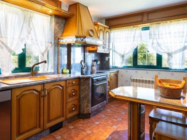 Chalet en venta en A Pomba, Ferrol