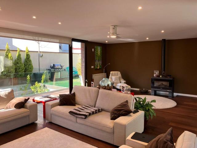 Chalet en venta en Barrio de Santiago, Huesca/Uesca