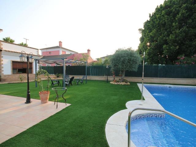 Chalet en venta en Pinares de Lepe, Lepe