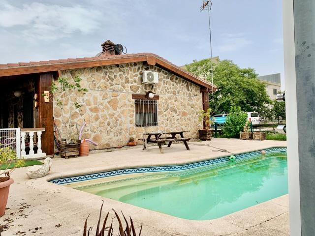 Chalet en venta en Lora del Río, Sevilla