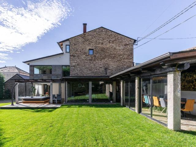 Chalet en venta en Orbazai, Lugo