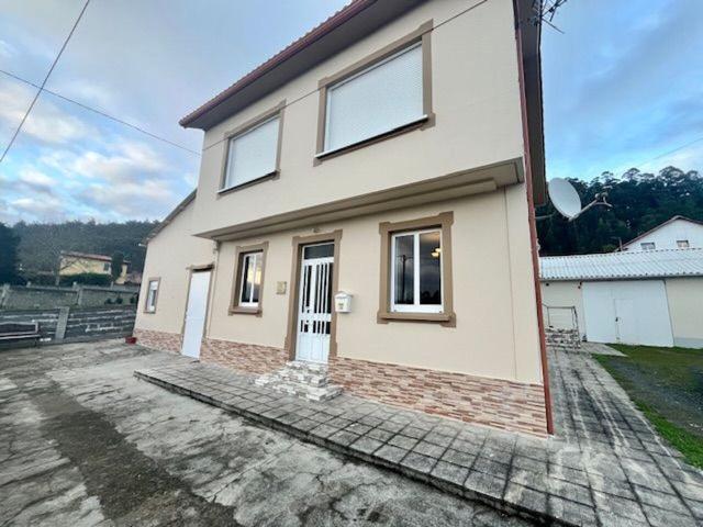 Chalet en venta en Pedroso, Ferrol