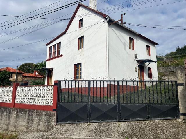 Chalet en venta en Pedroso, Ferrol