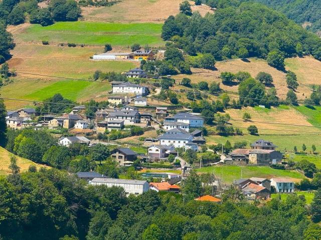 Chalet en venta en Naviegu, Cangas del Narcea