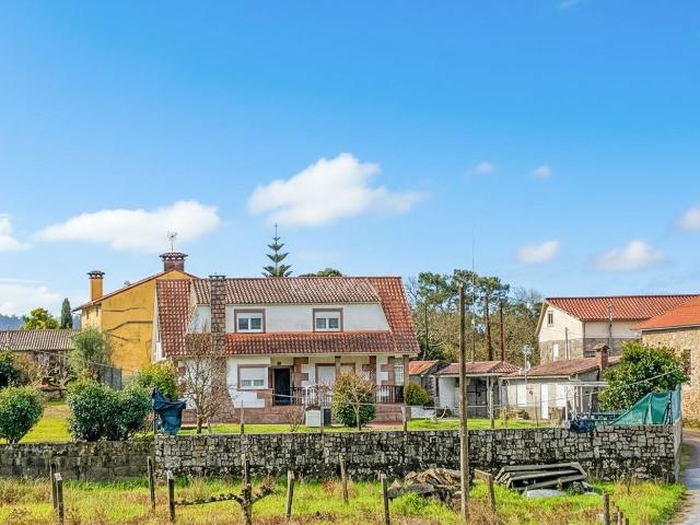Chalet en venta en San Miguel de Tabagón, O Rosal