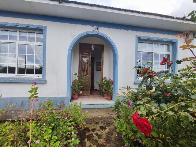 Chalet en venta en Oleiros, A Coruña