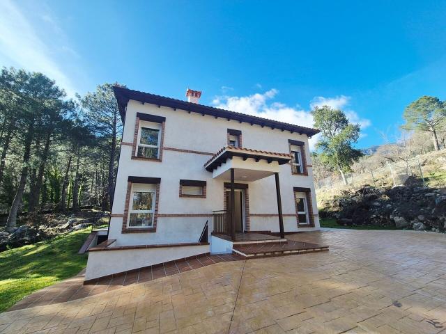 Chalet en venta en Piedralaves, Castilla y León