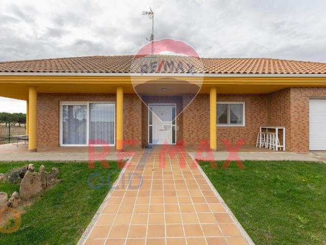 Chalet en venta en Revellinos, Castilla y León