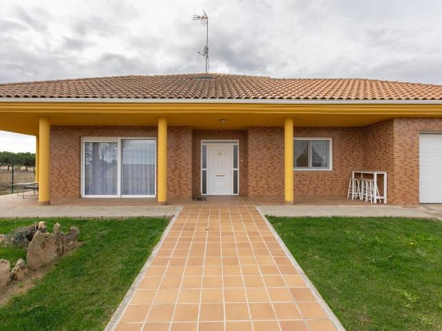 Chalet en venta en Revellinos, Castilla y León