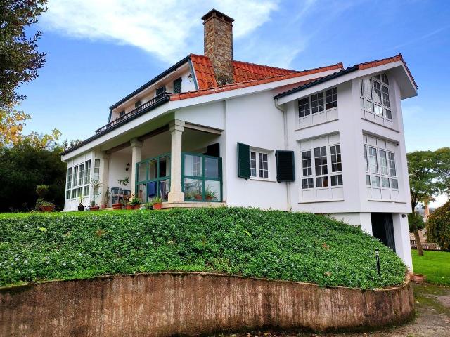 Chalet en venta en Bergondo, A Coruña