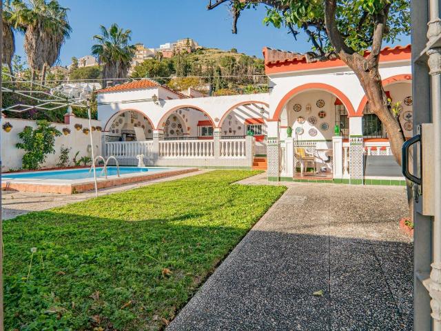 Chalet en venta en Torre de Benagalbón, La Axarquía
