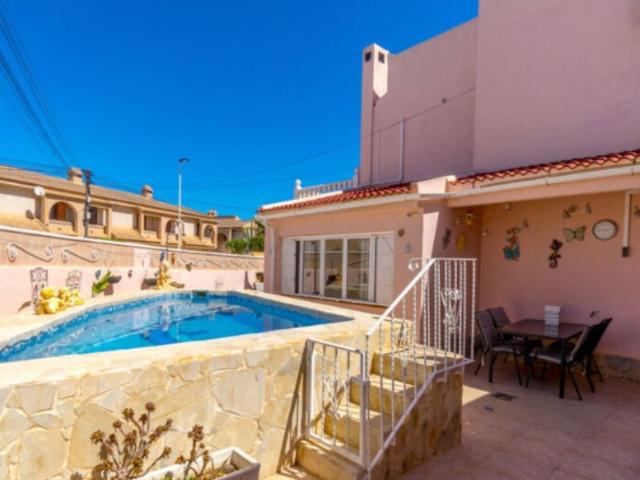 Chalet en venta en La Rosaleda, Torrevieja
