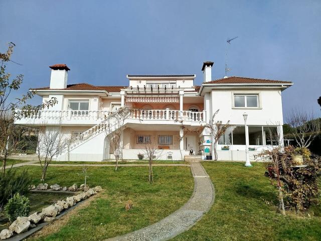 Chalet en venta en Aldeamayor De San Martín, Castilla y León