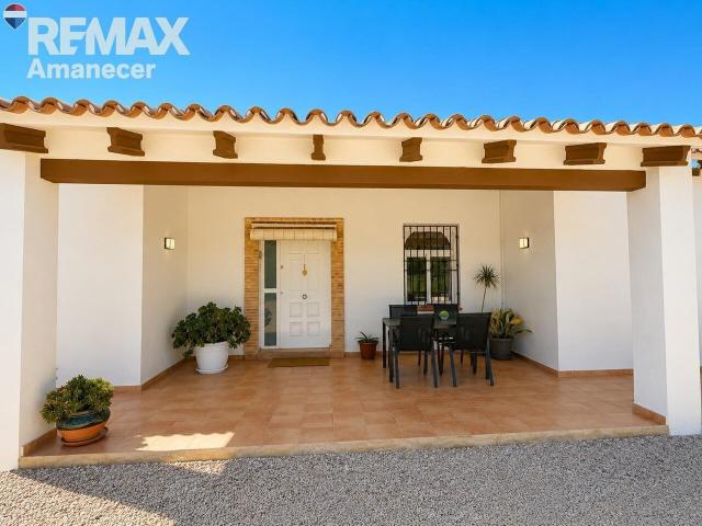 Chalet en venta en Jane Addams, Enguera
