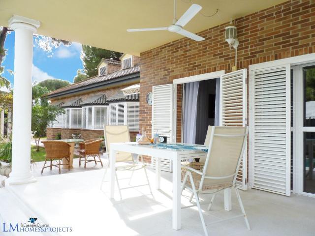 Chalet en venta en Urbanización Pino Grande, Carmona