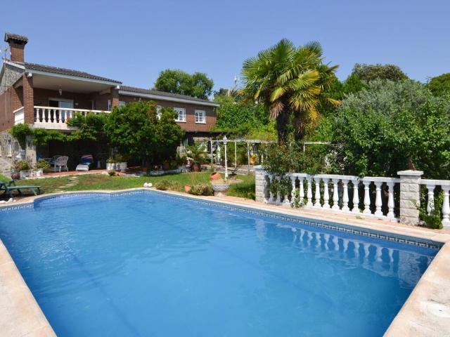 Chalet en venta en Villa Del Prado, Madrid