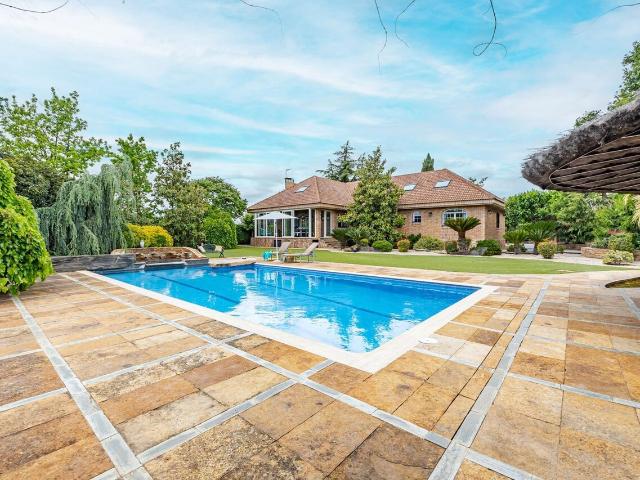 Chalet en venta en Villaviciosa De Odón, Madrid