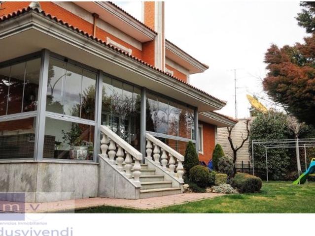 Chalet en venta en Eras de Renueva, León
