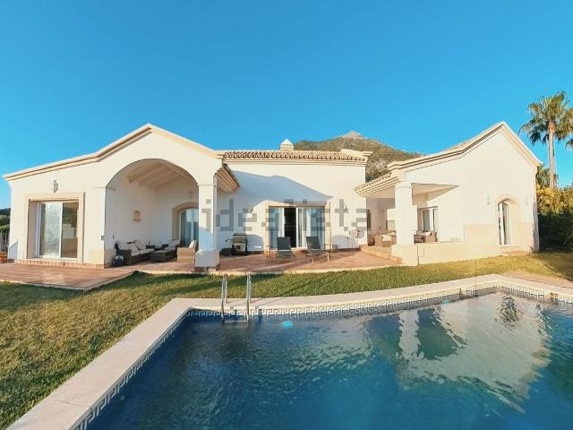 Casa en venta en Istán, Málaga