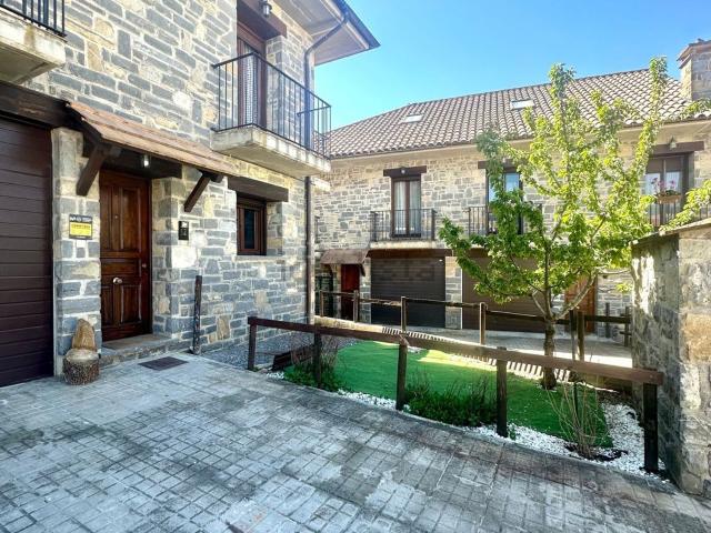 Casa en venta en Guasa, La Jacetania