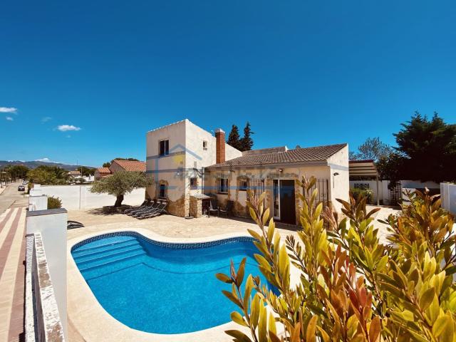 Casa en venta en les Tres Cales, l'Ametlla de Mar