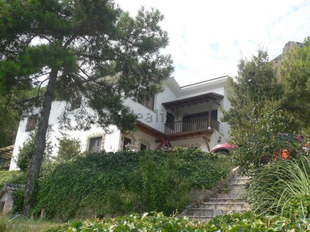 Casa en venta en La Baronia De Rialb, Lleida