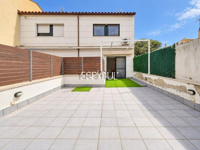 Casa en venta en Castell d'Empordà, Baix Empordà